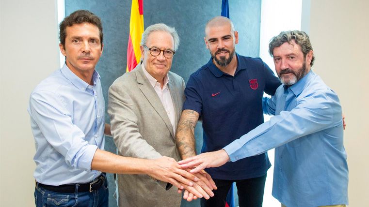 Guillermo Amor, Silvio Elías y Jose Mari Bakero en la presentación de Víctor Valdés como entrenador del Juvenil A del Barça
