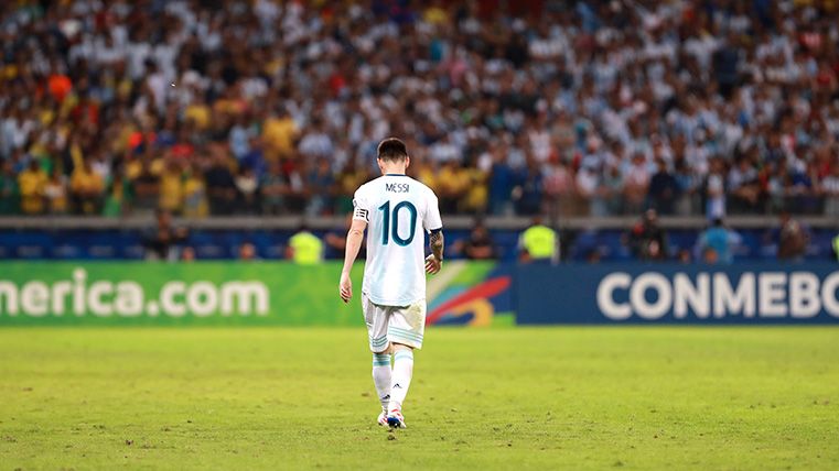 Leo Messi, cabizbajo tras caer eliminado con Argentina