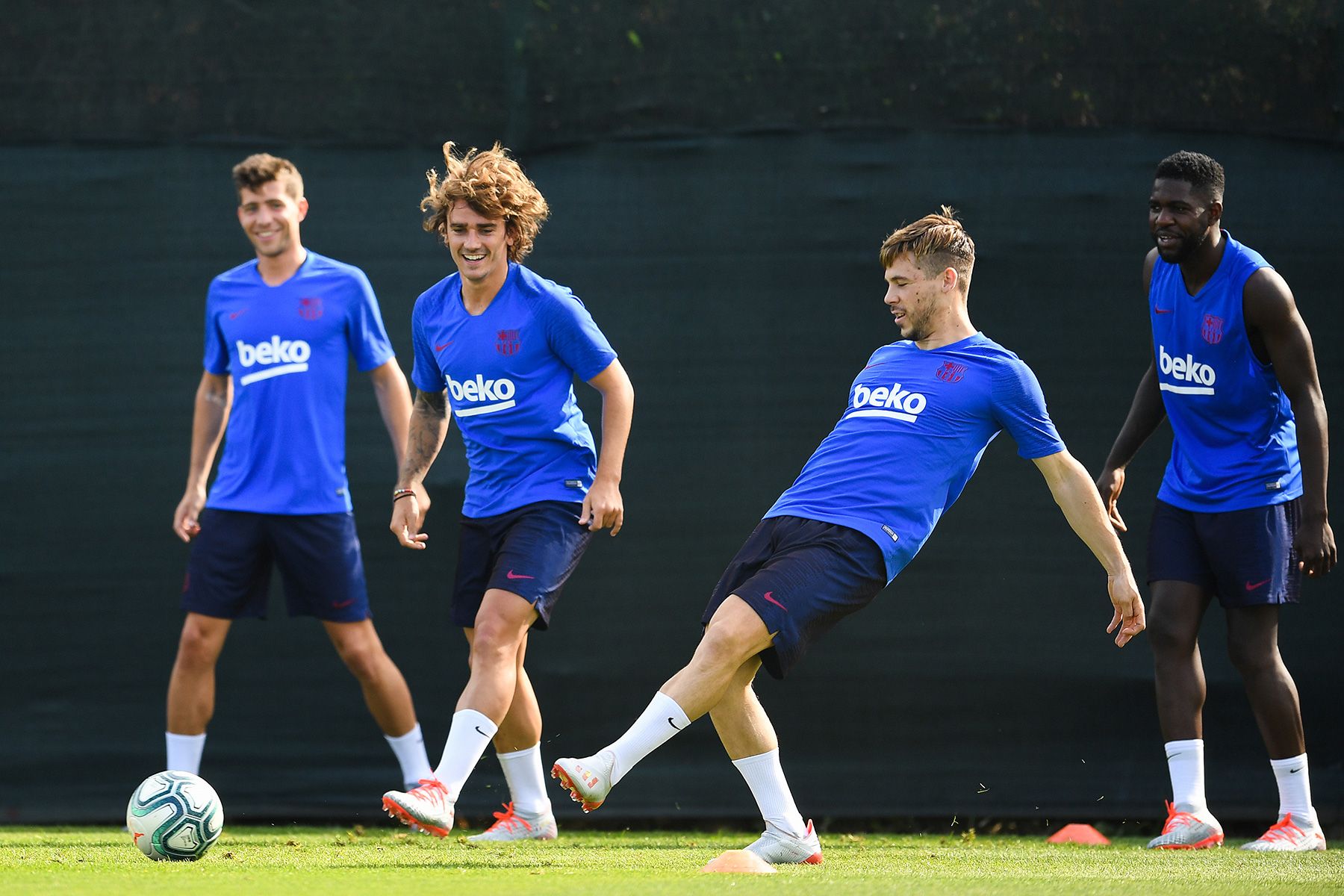 Los jugadores del Barcelona en un entrenamiento
