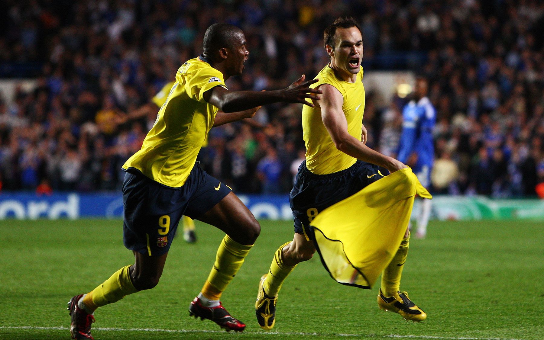 Andrés Iniesta, celebrating the mythical goal in Stamford Bridge