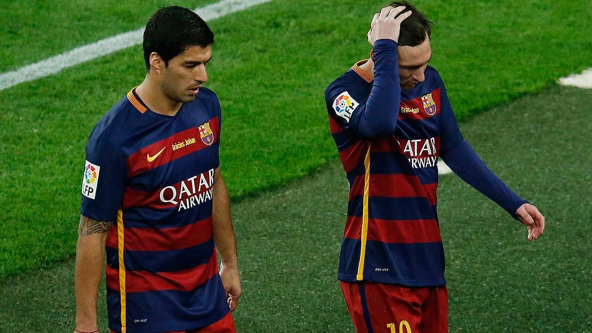 Luis Suárez y Leo Messi se lamentan en El Clásico Barça-Madrid