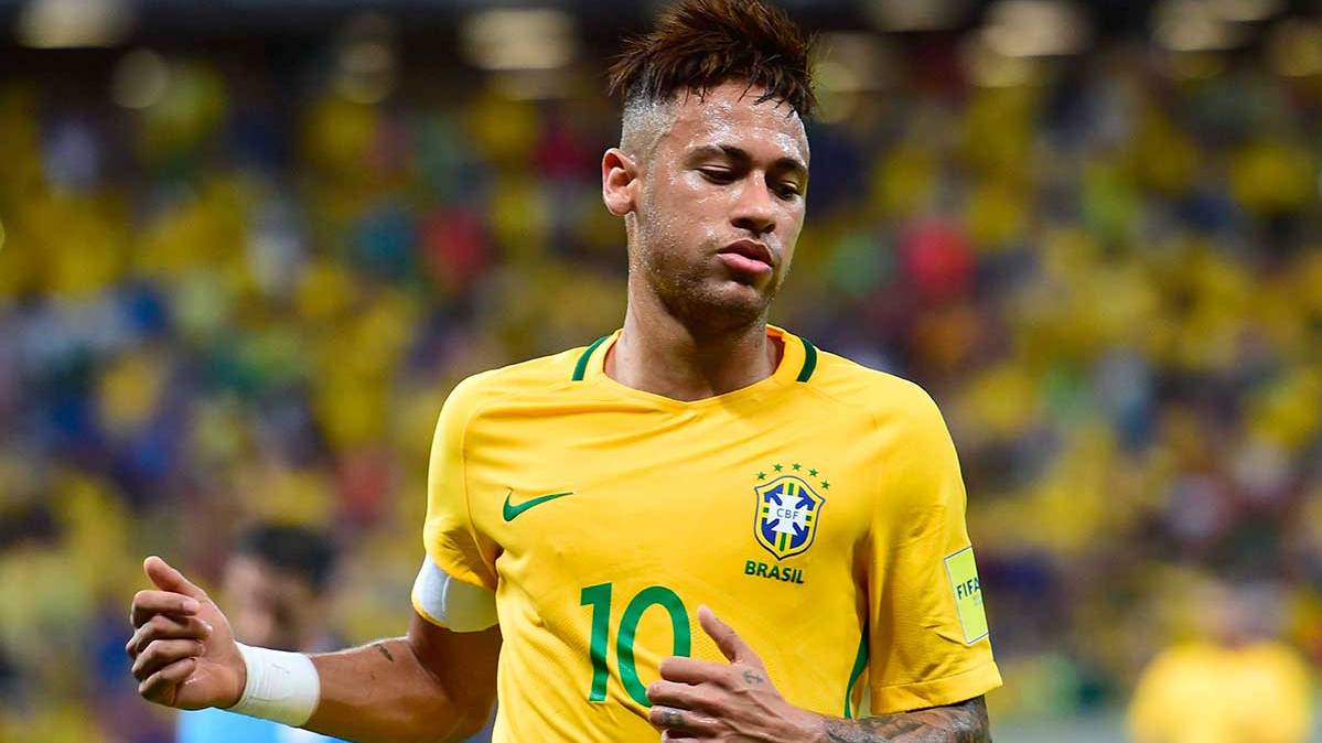 Neymar Júnior In his last party with Brazil in front of Uruguay