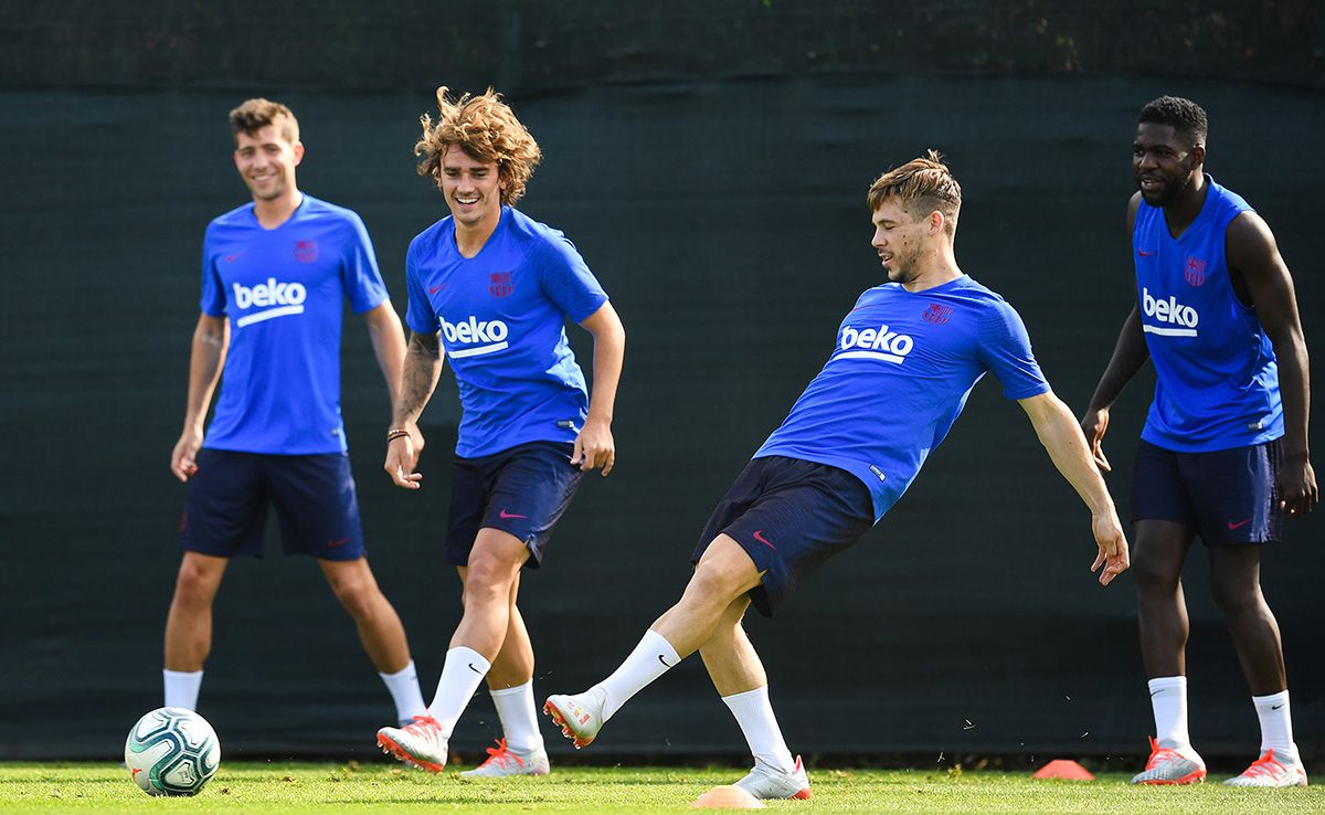 Antoine Griezmann, training with his mates of Barça