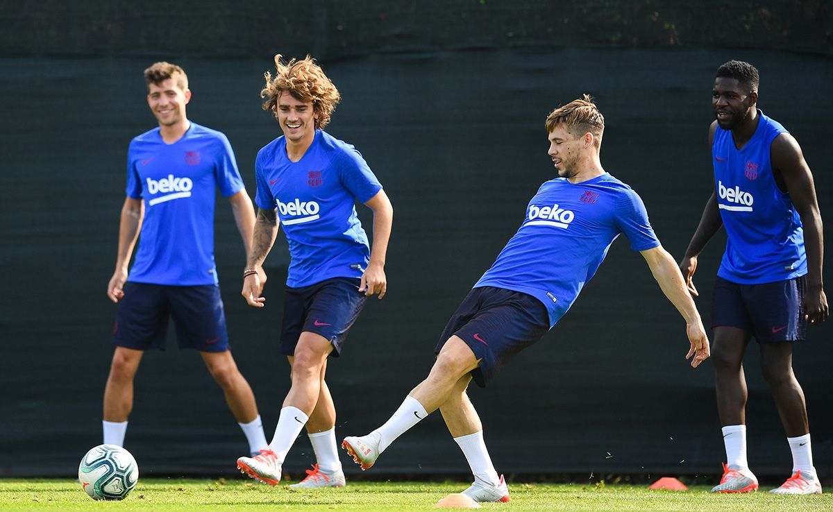 Antoine Griezmann, entrenando junto a sus compañeros del Barça