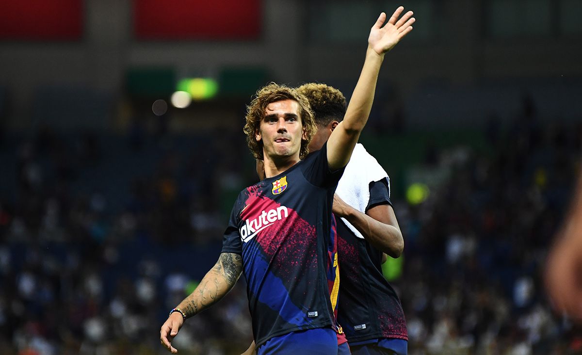 Antoine Griezmann, saludando a los 'fans' del FC Barcelona