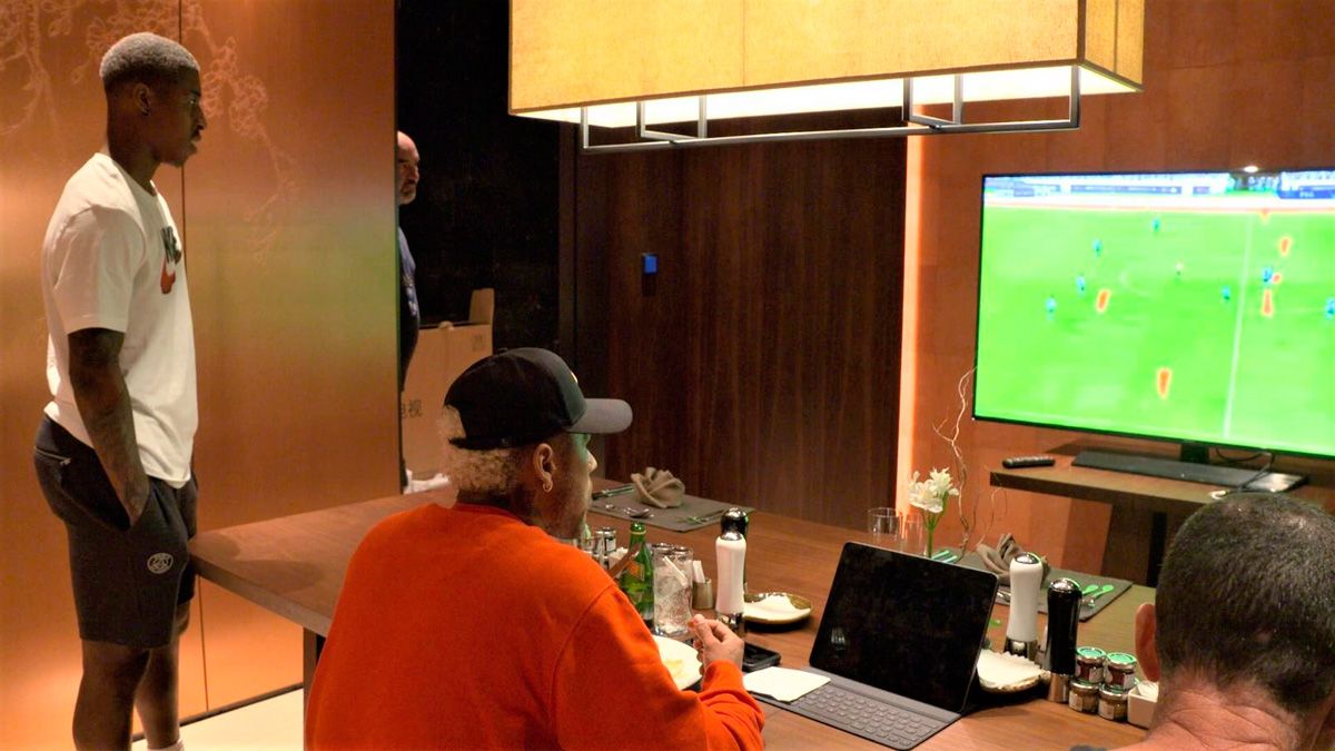 Neymar and Presnel Kimpembe in the hotel of PSG | @PSG_Inside