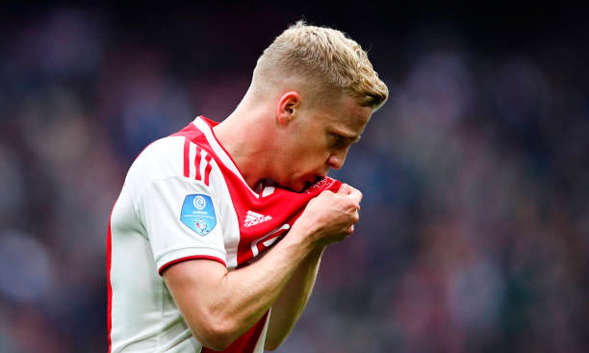 Van de Beek, celebrando un gol