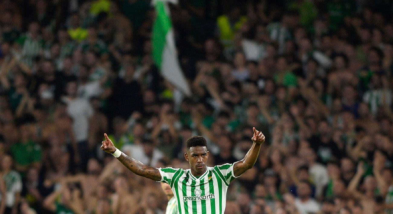 Junior Firpo, celebrating a goal with Real Betis