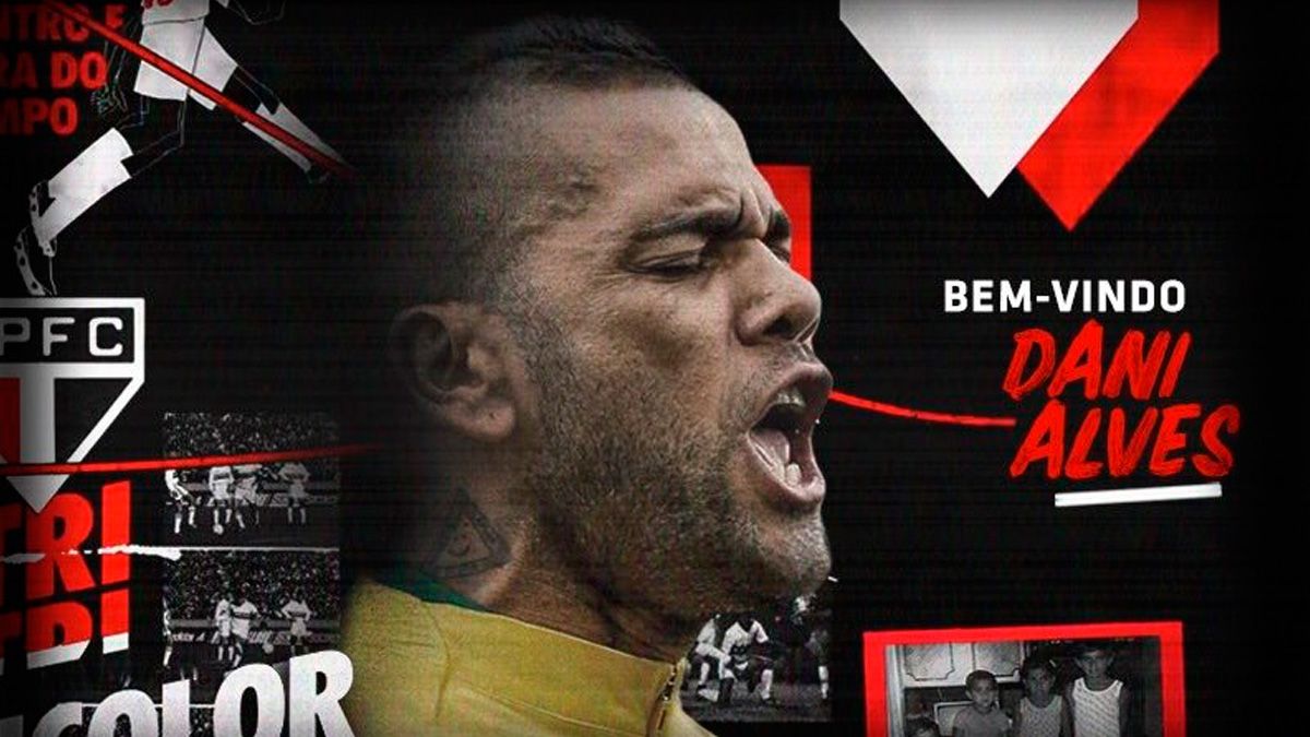 Dani Alves in the announcement of his signing for Sao Paulo | @SaoPauloFC