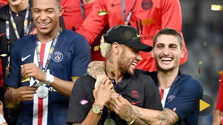 Neymar, Marco Verratti y Kylian Mbappé en la celebración de la Supercopa del PSG