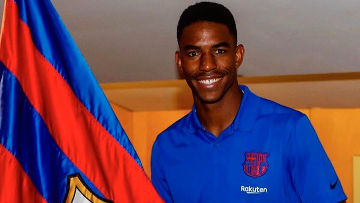 Junior Firpo became the new signing of FC Barcelona | @JuniorFirpo03