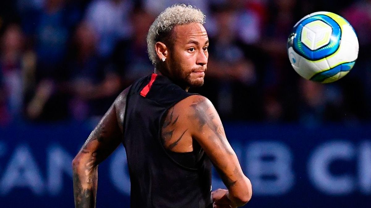 Neymar, protagonist of another Barça-Madrid war, in a training session of PSG