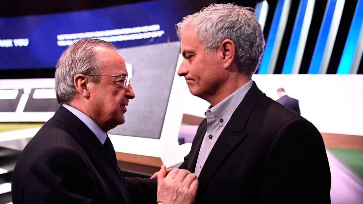 José Mourinho y Florentino Pérez, presidente del Real Madrid, en un congreso de la FIFA