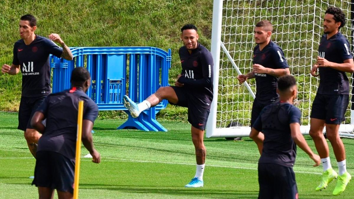 Neymar, objetivo del Barça, en un entrenamiento del PSG