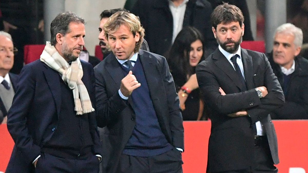 Fabio Paratici, Pavel Nedved y Andrea Agnelli en un partido de la Juventus