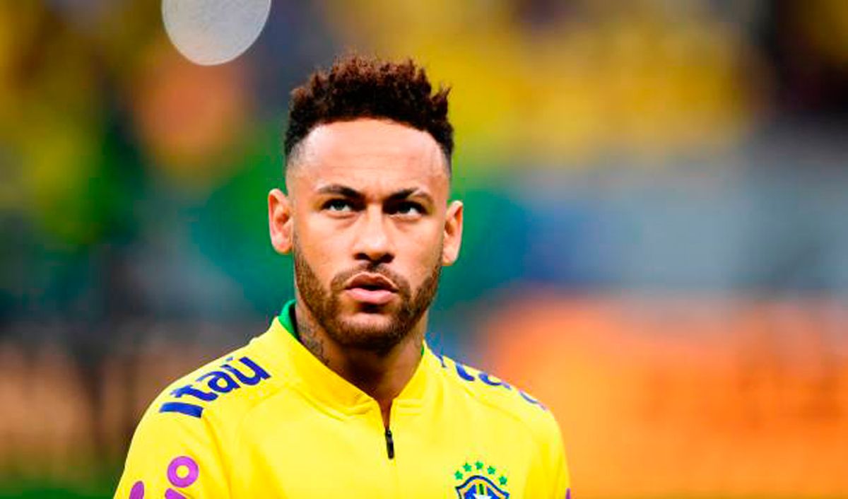 Neymar, antes de un partido con Brasil