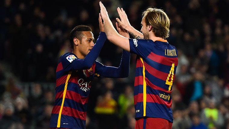 Neymar and Ivan Rakitic celebrate a goal of FC Barcelona