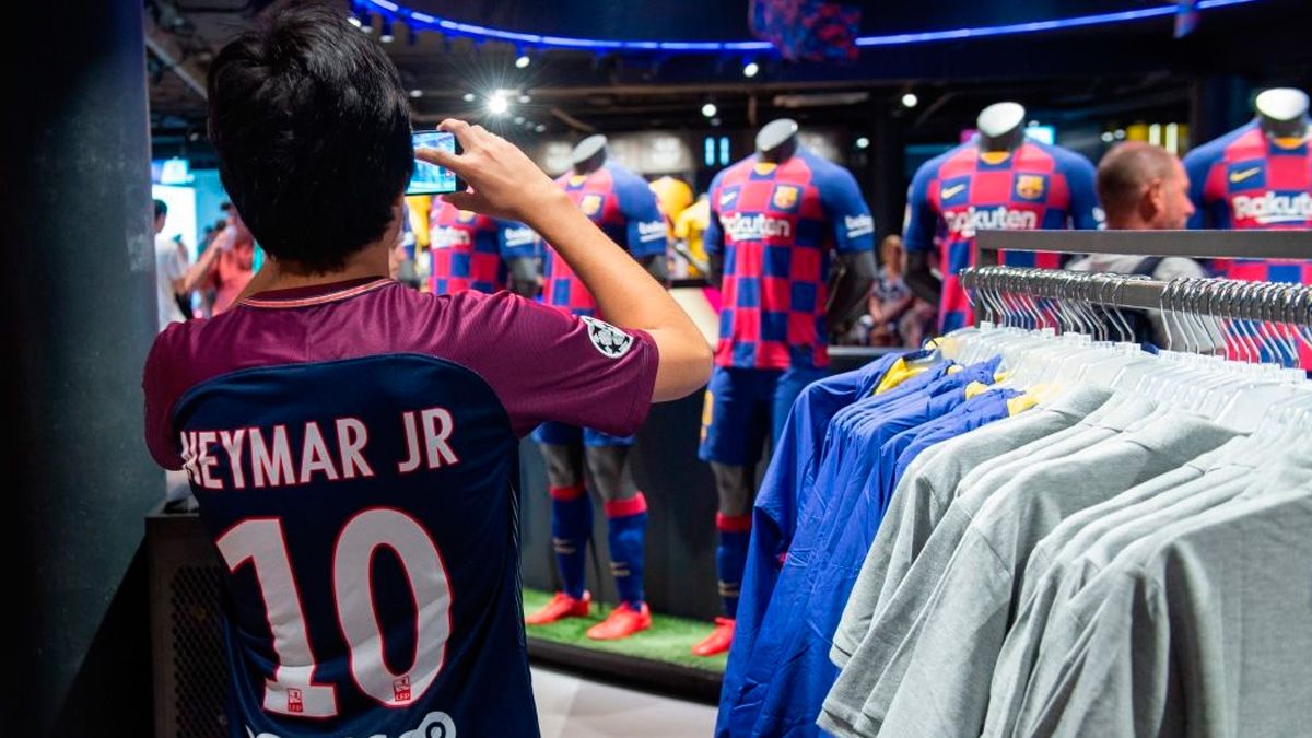 The transfer of Neymar would cause changes of numbers in Barça and PSG