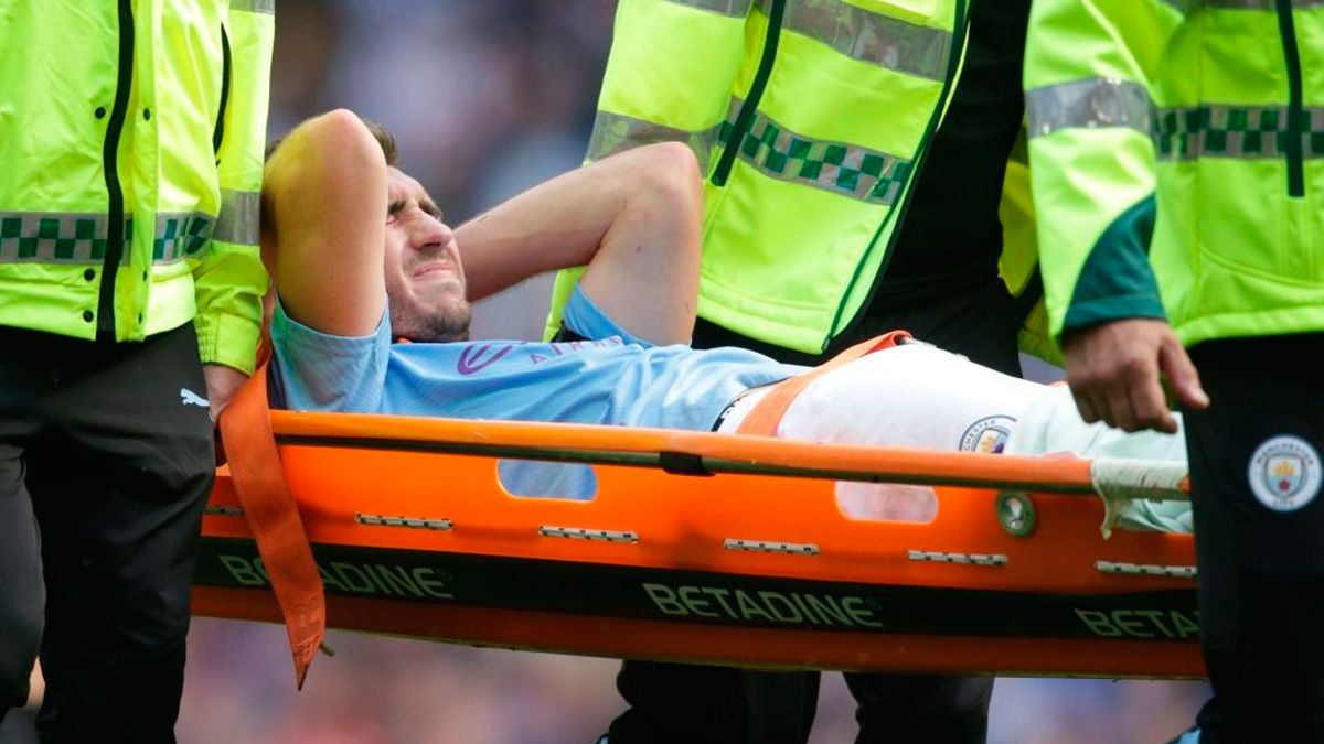 Aymeric Laporte, injured in a match of Manchester City