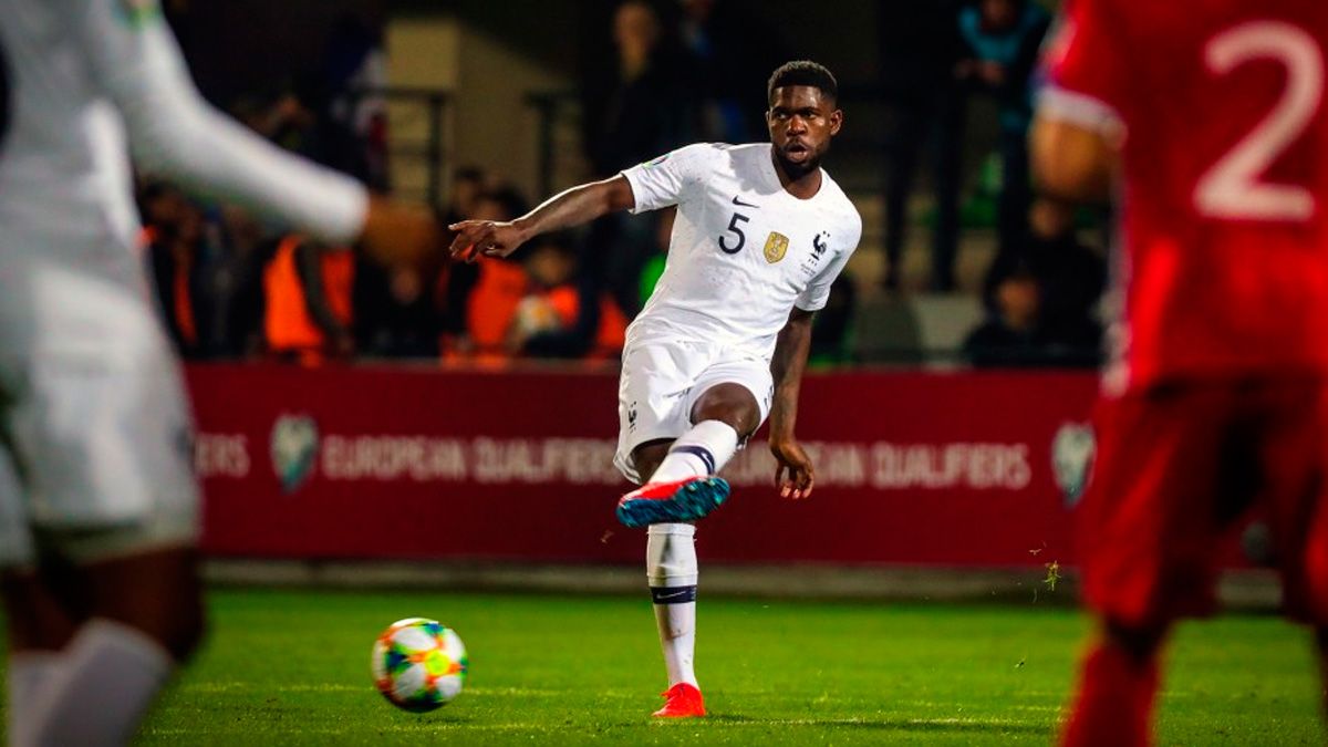Samuel Umtiti in a match with the french national team | FCB