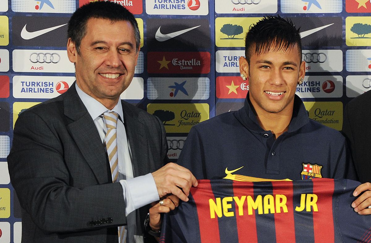 Bartomeu and Neymar Jr, in an image of archive
