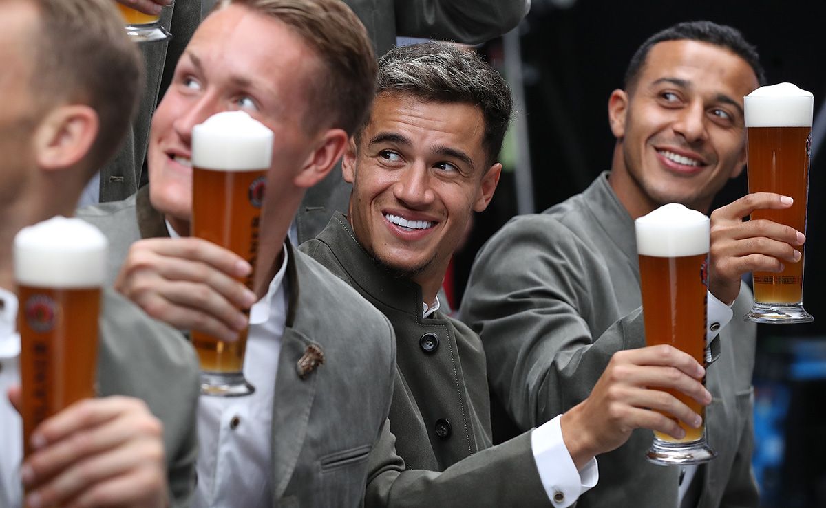 Philippe Coutinho, with some of his mates in Bayern Múnich