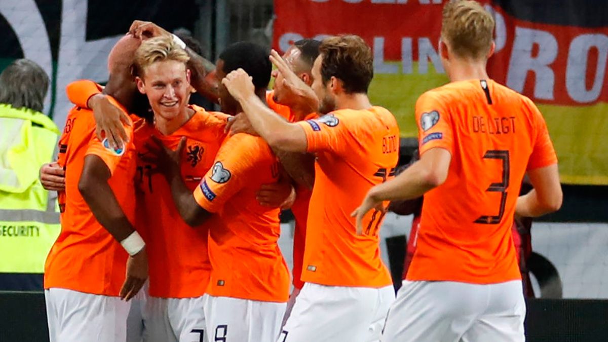 Frenkie de Jong en un partido de la selección de Holanda