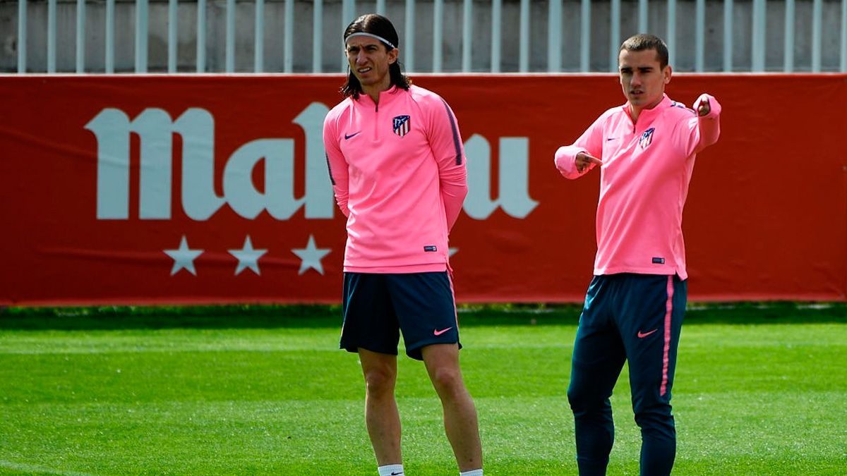 Filipe Luis and Antoine Griezmann in a training session of Atlético de Madrid