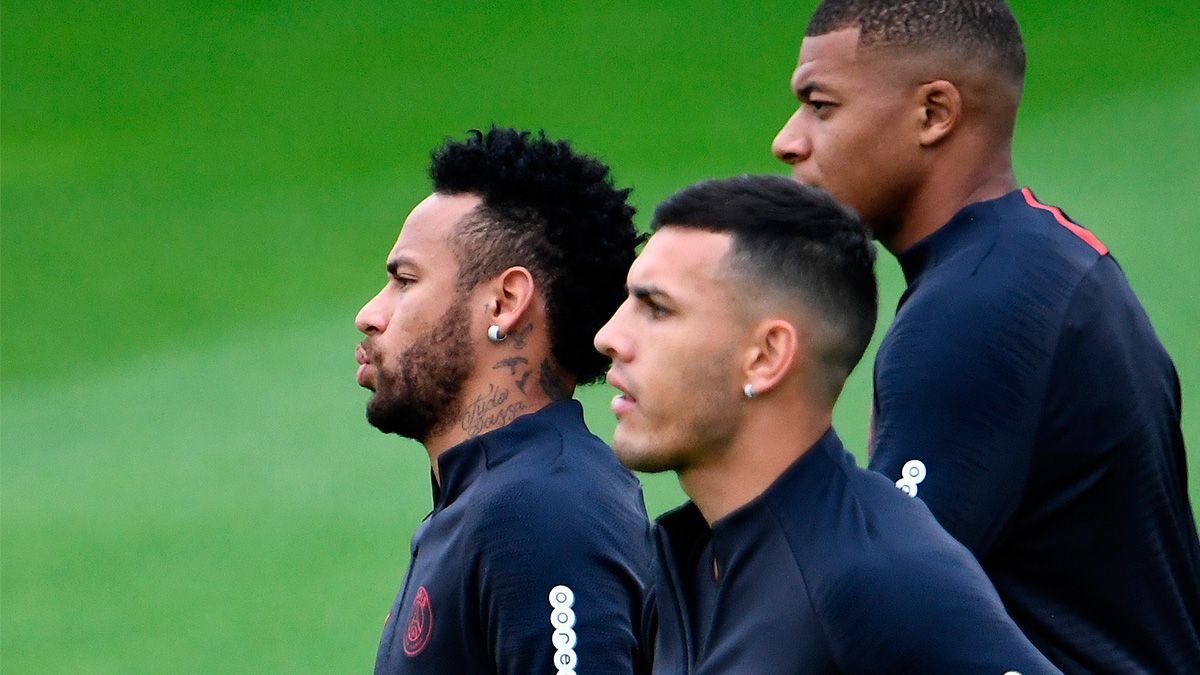 Neymar and Kylian Mbappé in a training session of PSG