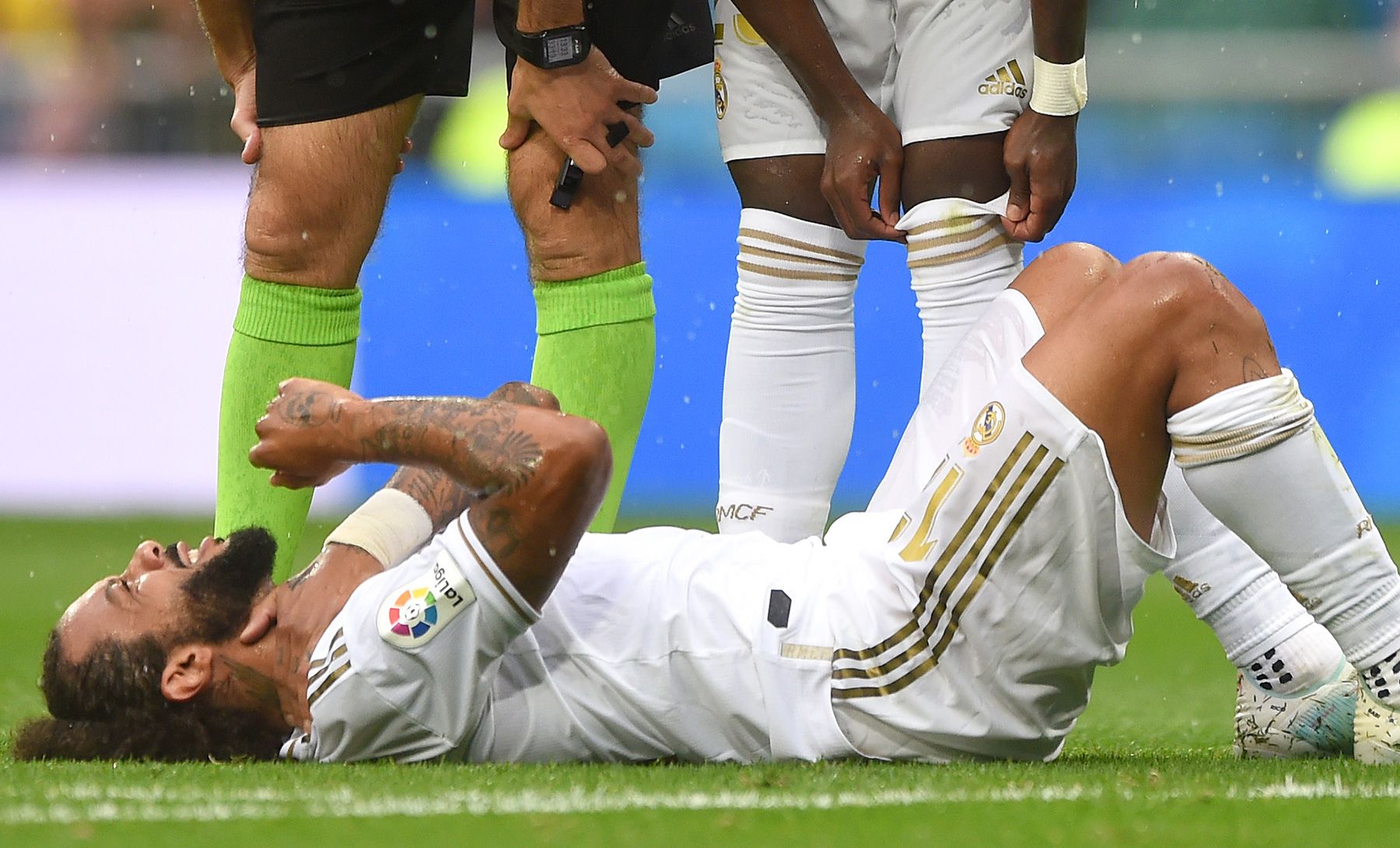 Marcelo se duele de una lesión en el suelo