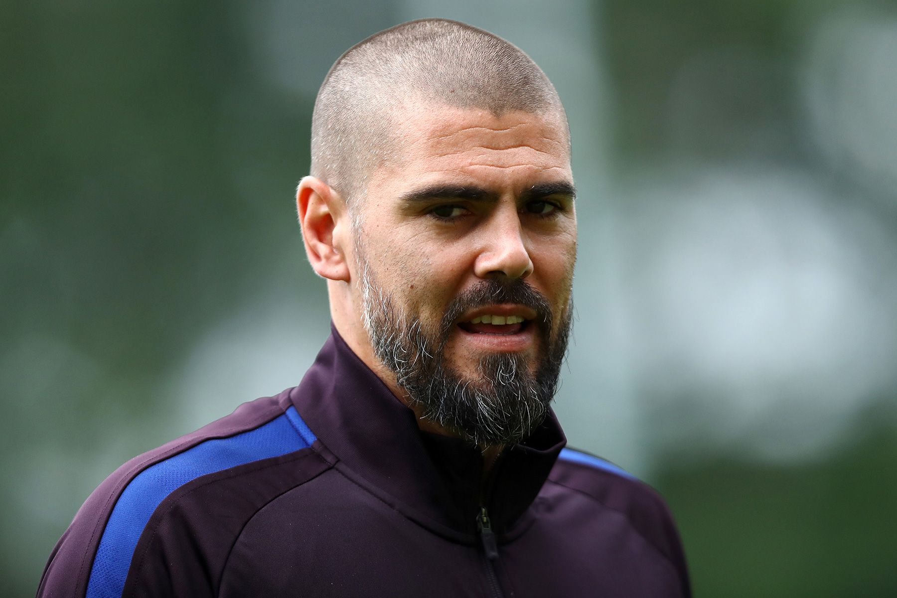 Víctor Valdés en un partido con el Juvenil A