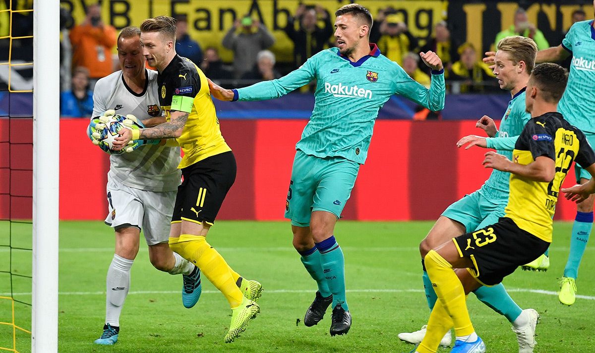 Ter Stegen and Marco Reus, after the kick of the penalti