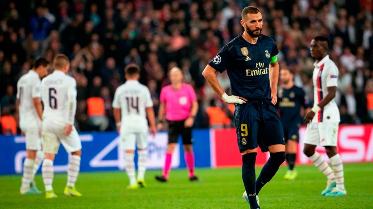 Karim Benzema after one of the goals of PSG to Real Madrid
