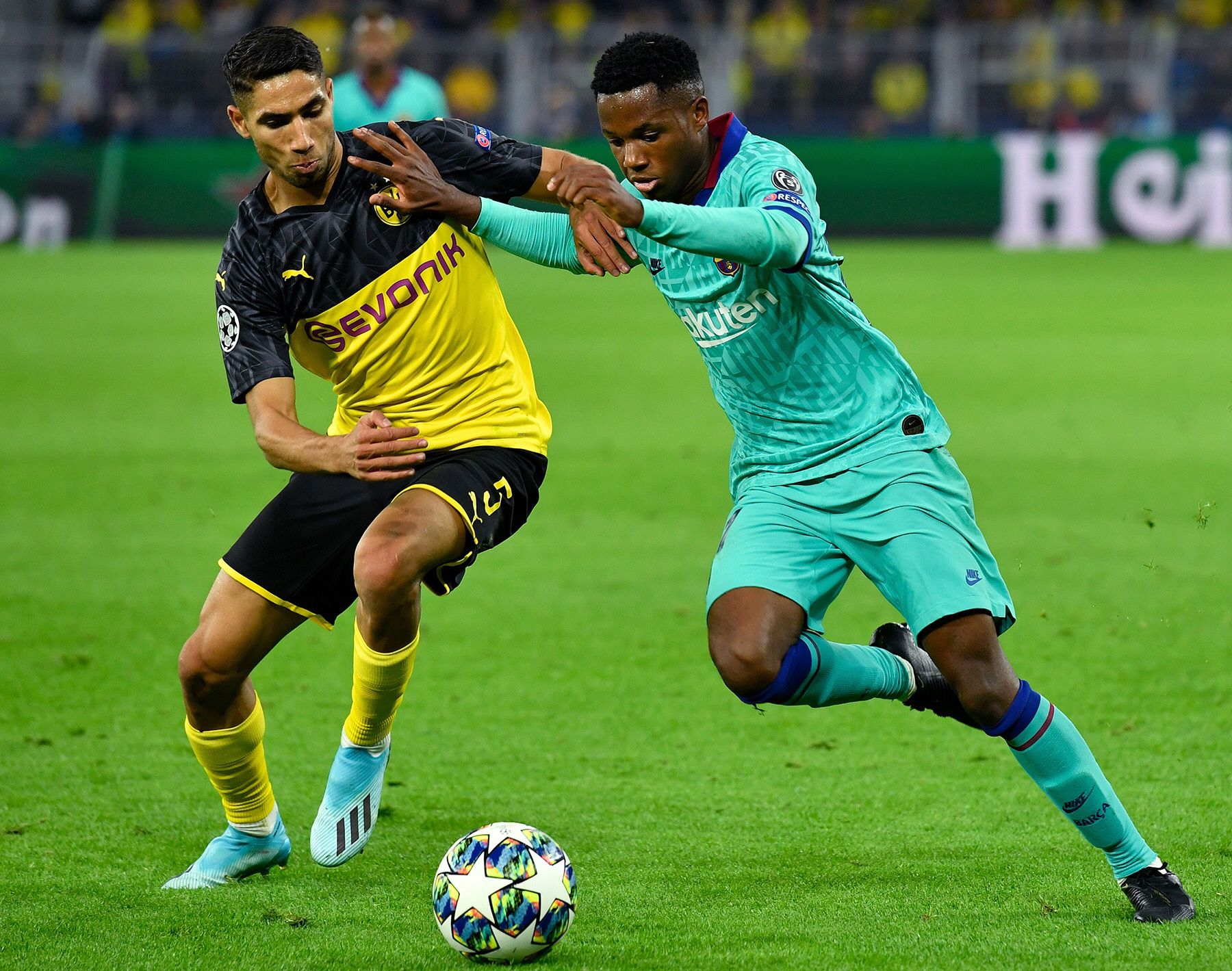 Ansu Fati durante el partido con el Borussia Dortmund