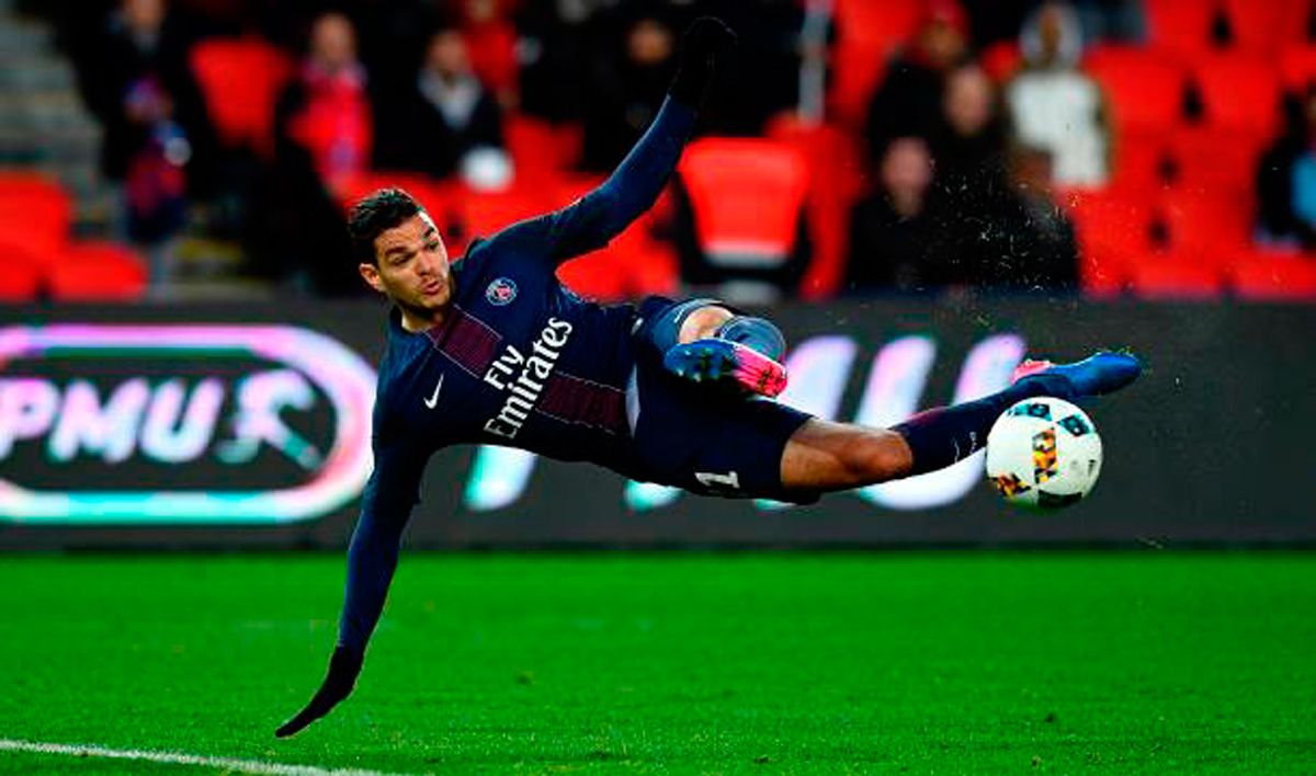 Hatem Ben Arfa, in a match of PSG