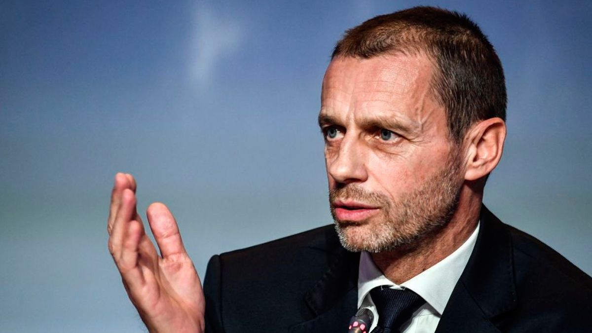 The president of the UEFA, Aleksander Ceferin, in a meeting
