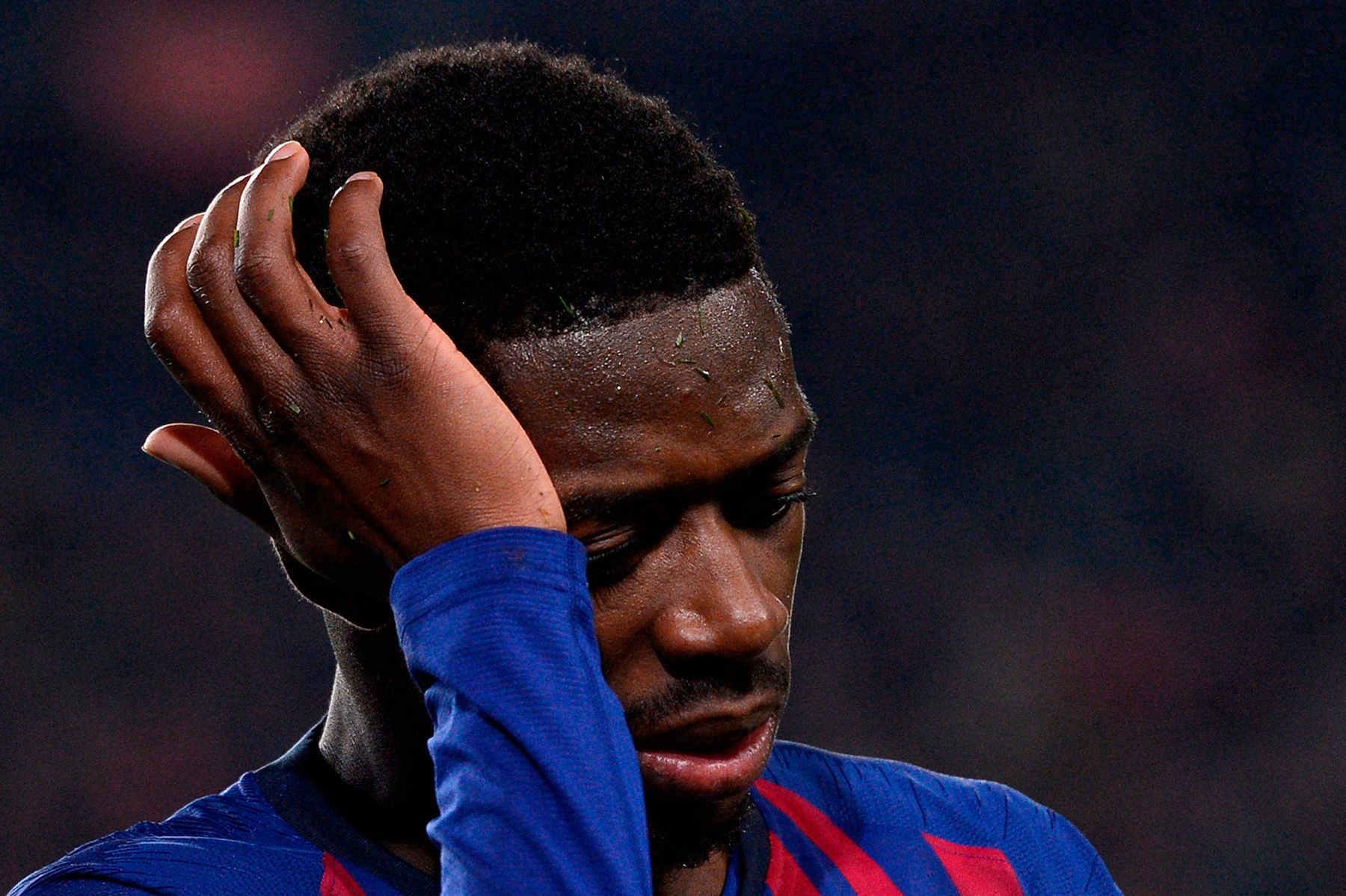 Dembélé se lamenta de una lesión con el Barça