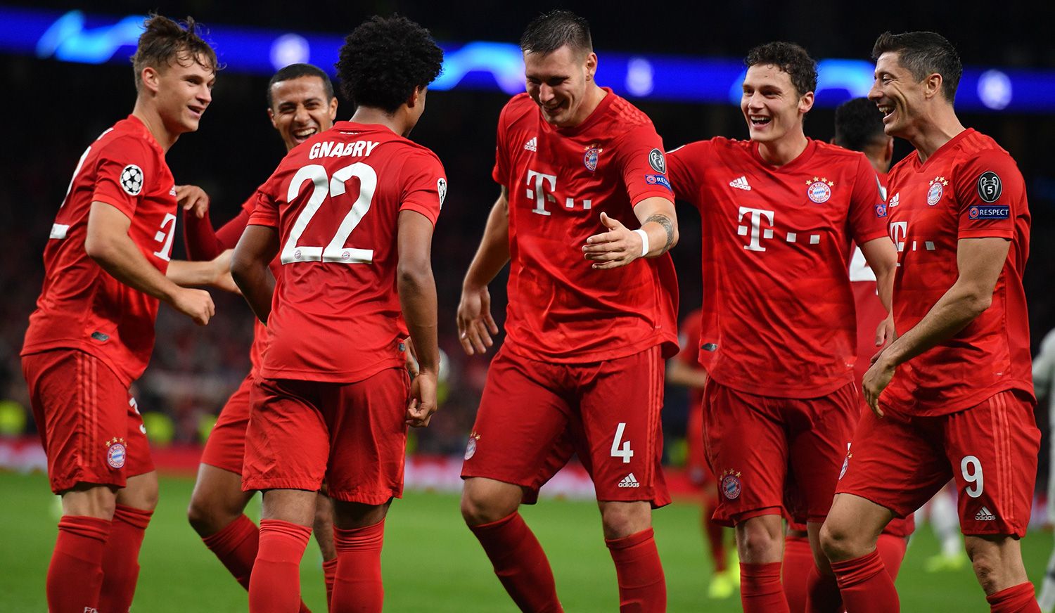 The players of the Bayern celebrate one of the goals of Gnabry