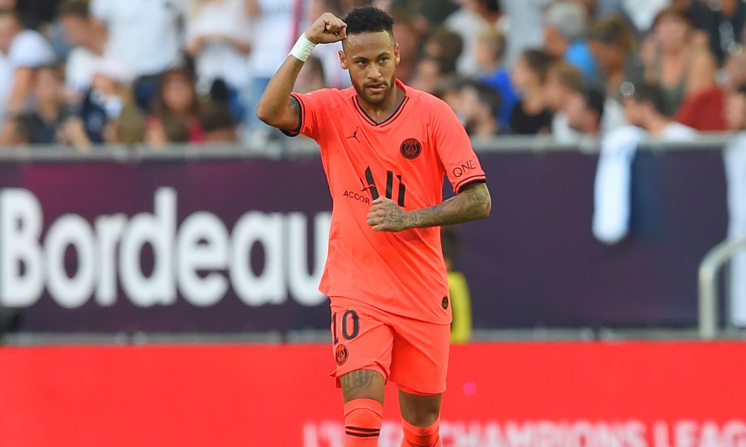 Neymar Jr Celebrates his goal with the PSG