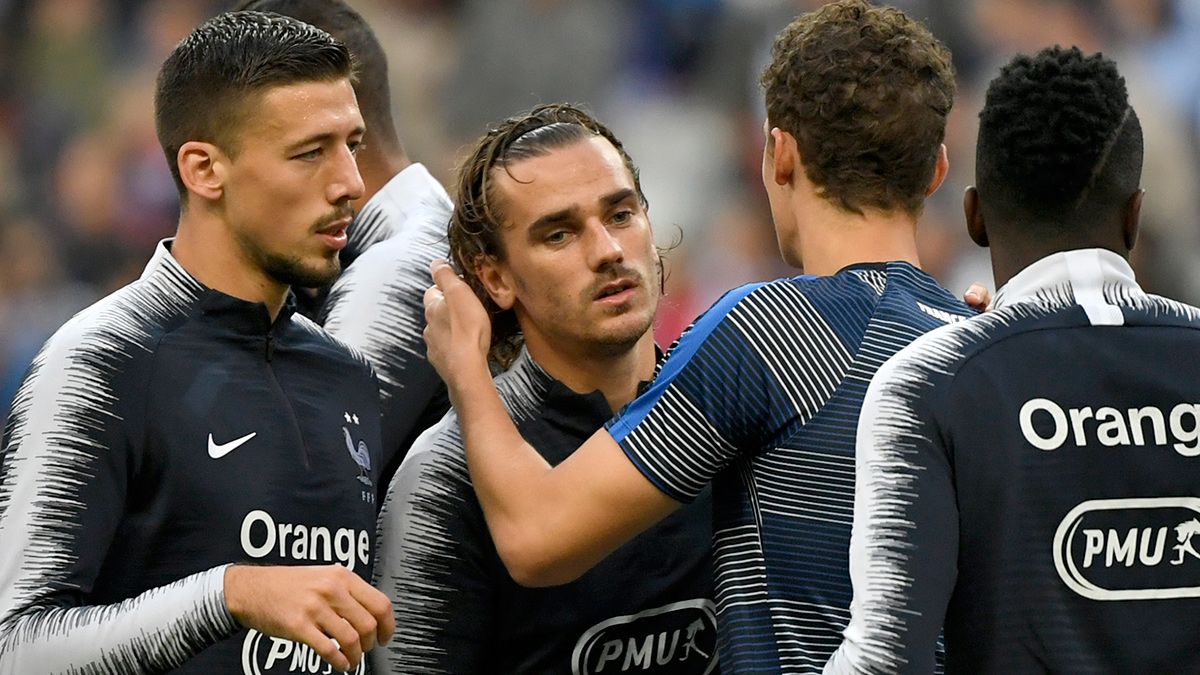 Clément Lenglet y Antoine Griezmann en un partido de la selección de Francia
