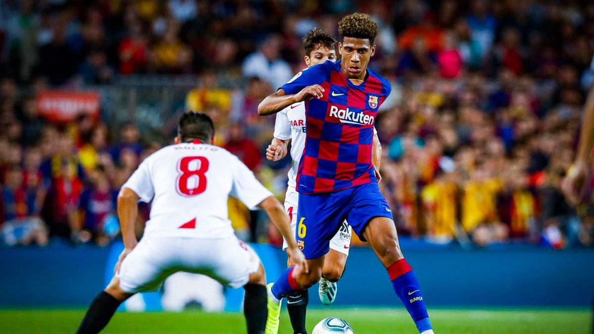 Jean-Clair Todibo in a match of Barça in LaLiga | FCB