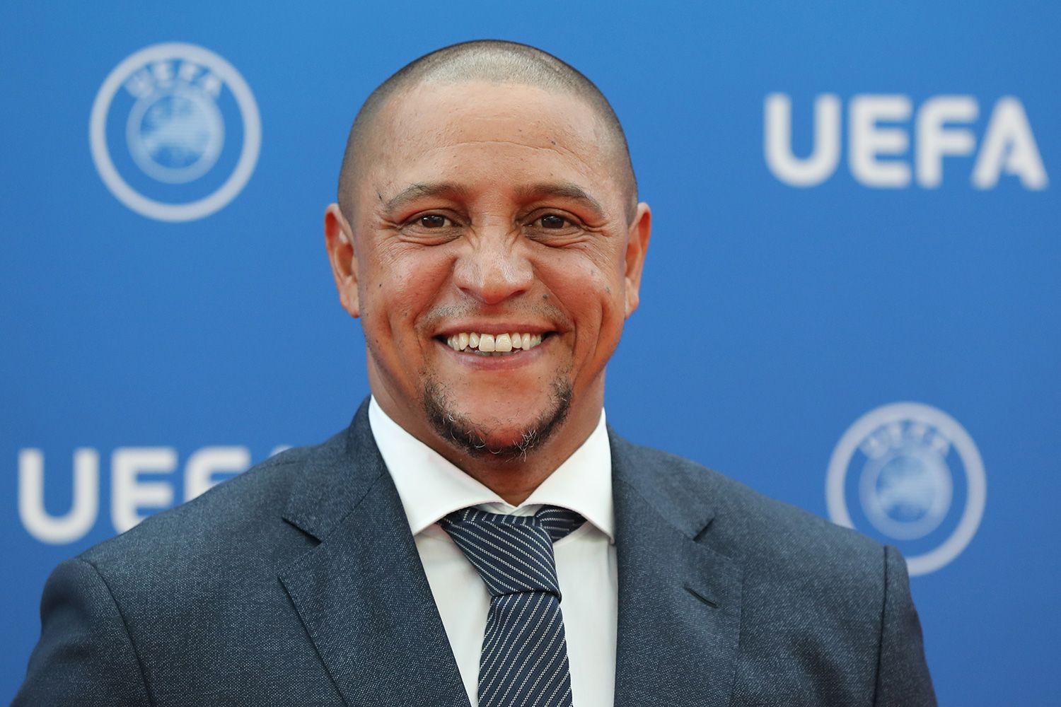 Roberto Carlos en un acto de la UEFA