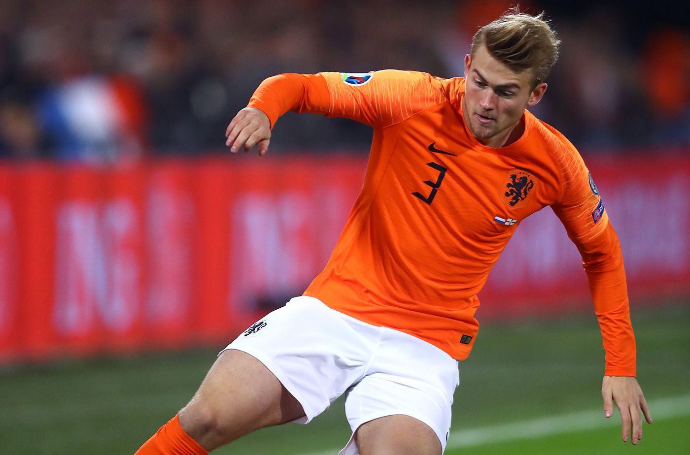 De Ligt in a party with the selection of Holland