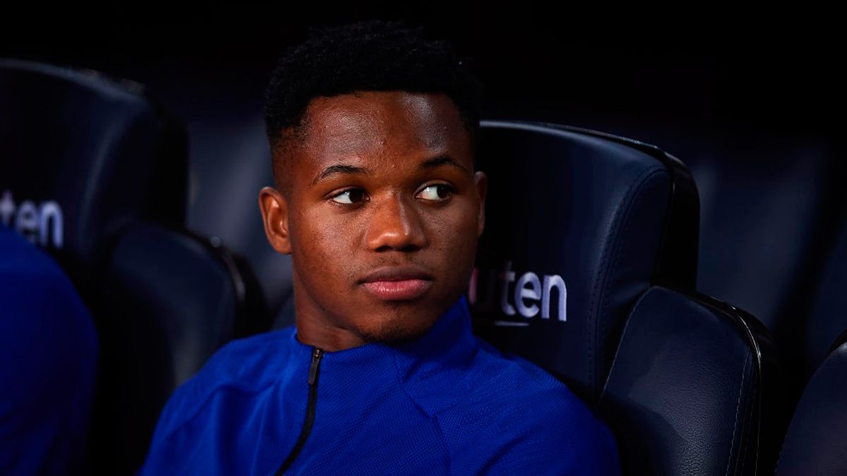 Ansu Fati in the bench of FC Barcelona