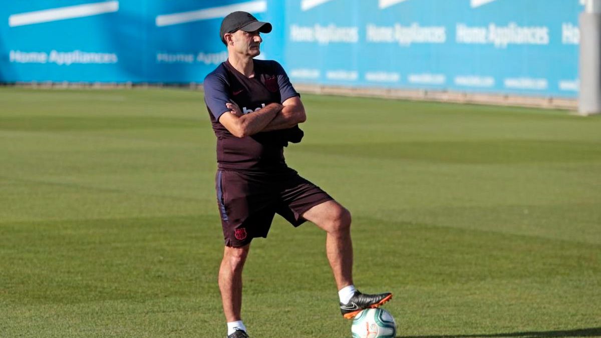 Ernesto Valverde in a training session of Barça | FCB