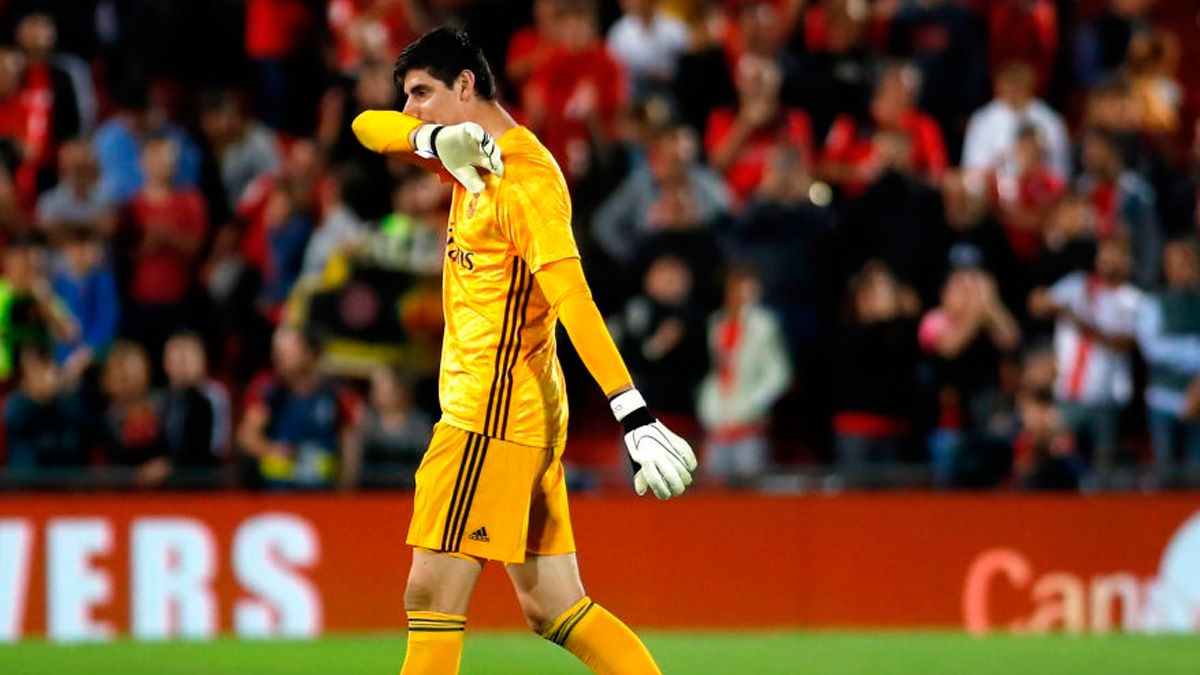 Thibaut Courtois in a match of Real Madrid in LaLiga