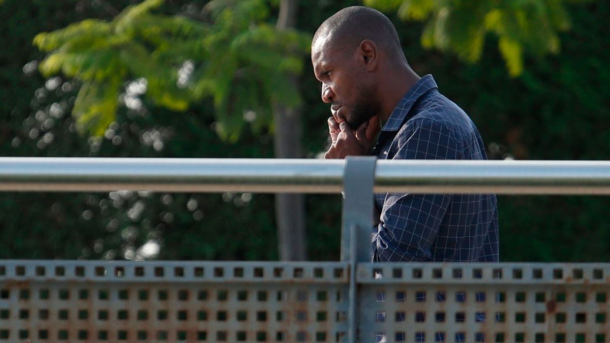 Éric Abidal en un entrenamiento del Barça