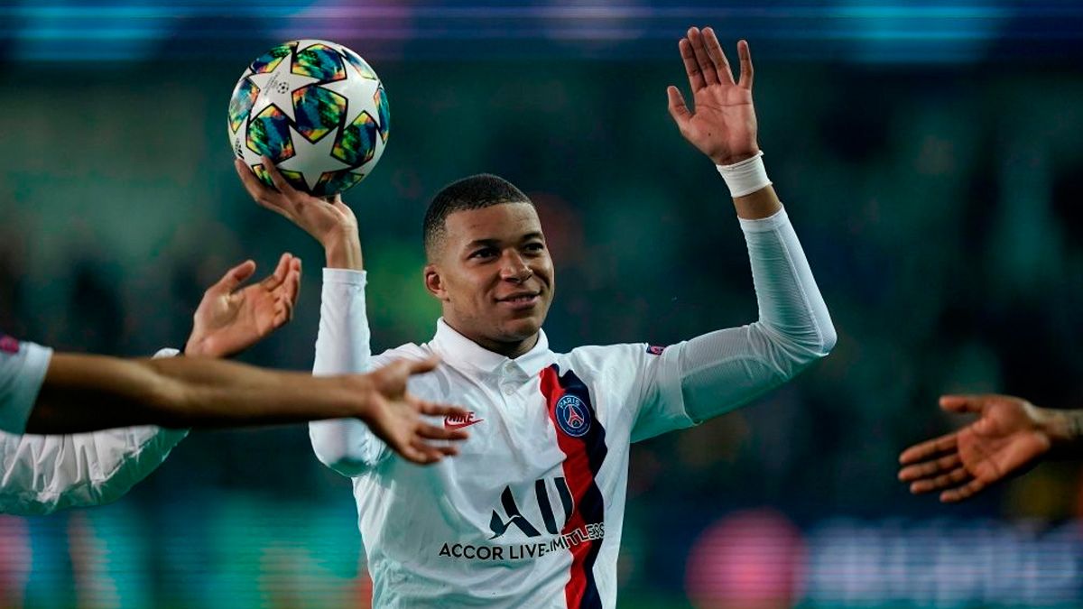 Kylian Mbappé celebrates a victory of PSG