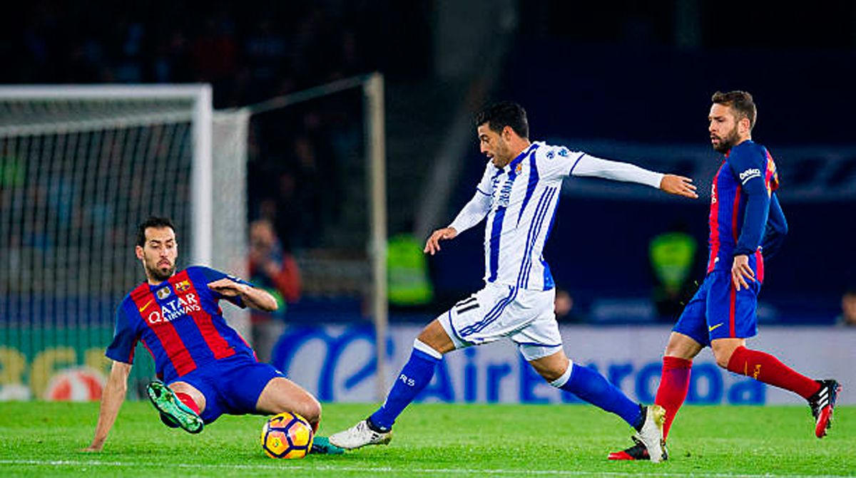 Carlos Vela, en un partido contra el Barcelona