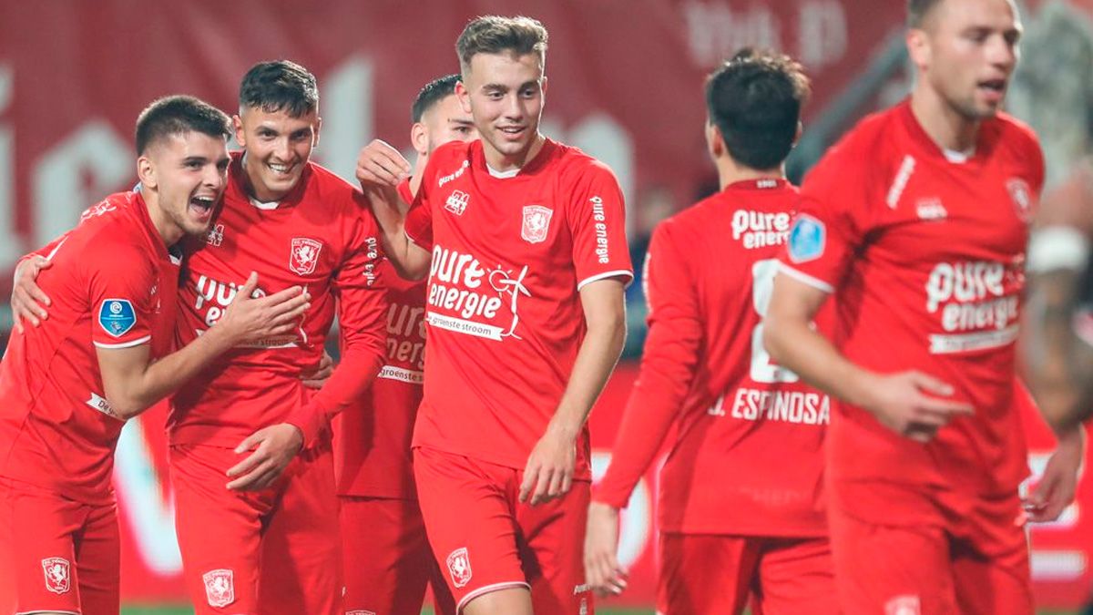 Oriol Busquets in a match with Twente | FCTwente